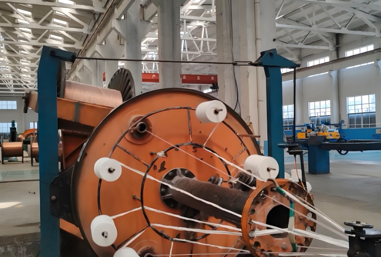 廣東電纜廠(chǎng)講解通用橡套電纜是以5類(lèi)銅導體作為導電線(xiàn)芯.jpg