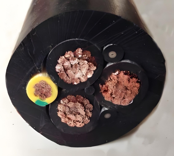 廣東電纜廠(chǎng)在東北零下30℃的低溫環(huán)境下,電線(xiàn)會(huì )受到什么影響.jpg